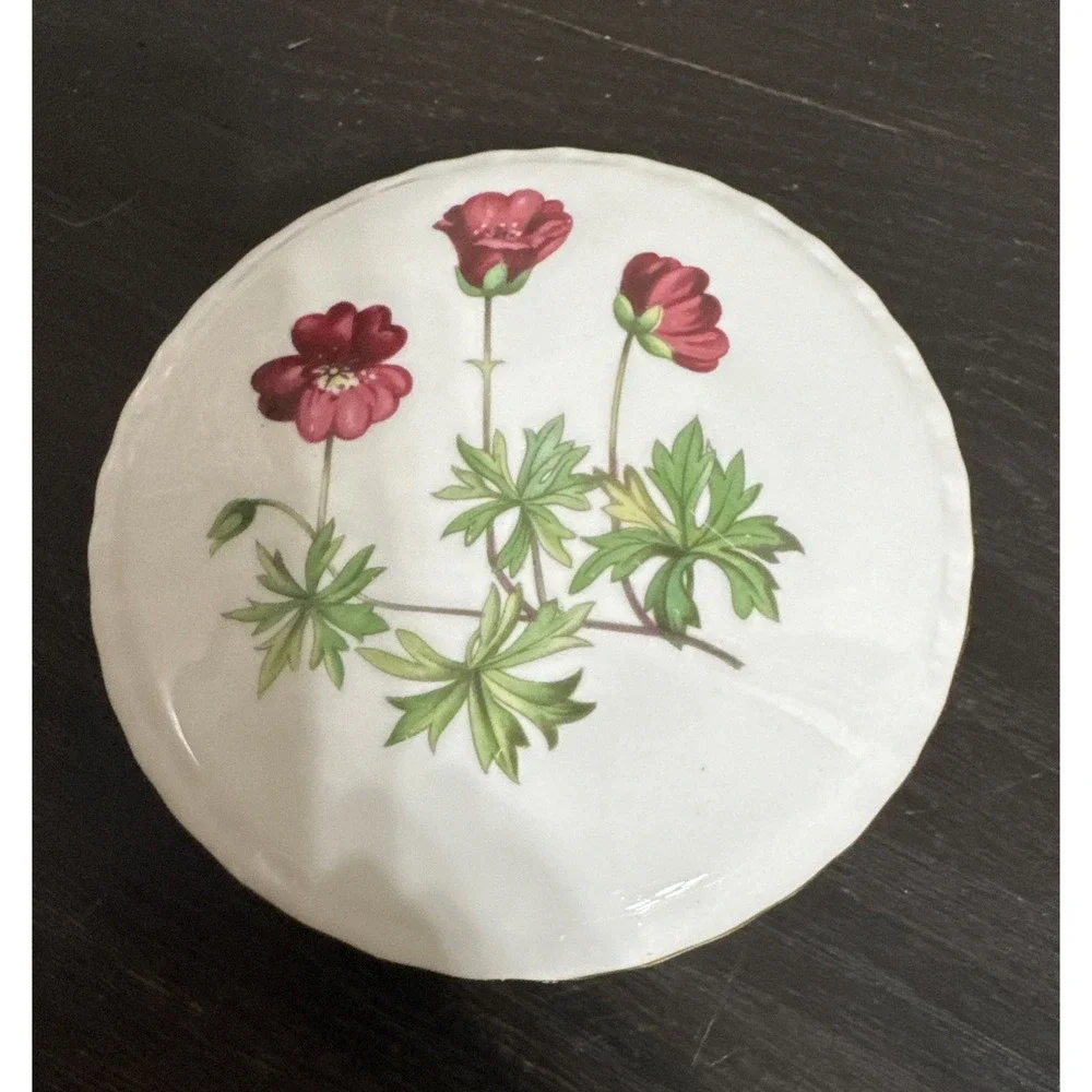 STAFFORDSHIRE ROYAL KENT ENGLAND BONE CHINA TRINKET/JEWELRY BOX GORGEOUS POPPIES
